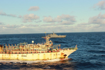 Patrullero oceánico OPV 82 Comandante Toro en la Operacion de Fiscalización Pesquera Oceánica en el área de Islas Desventuradas Firma Armada de Chile