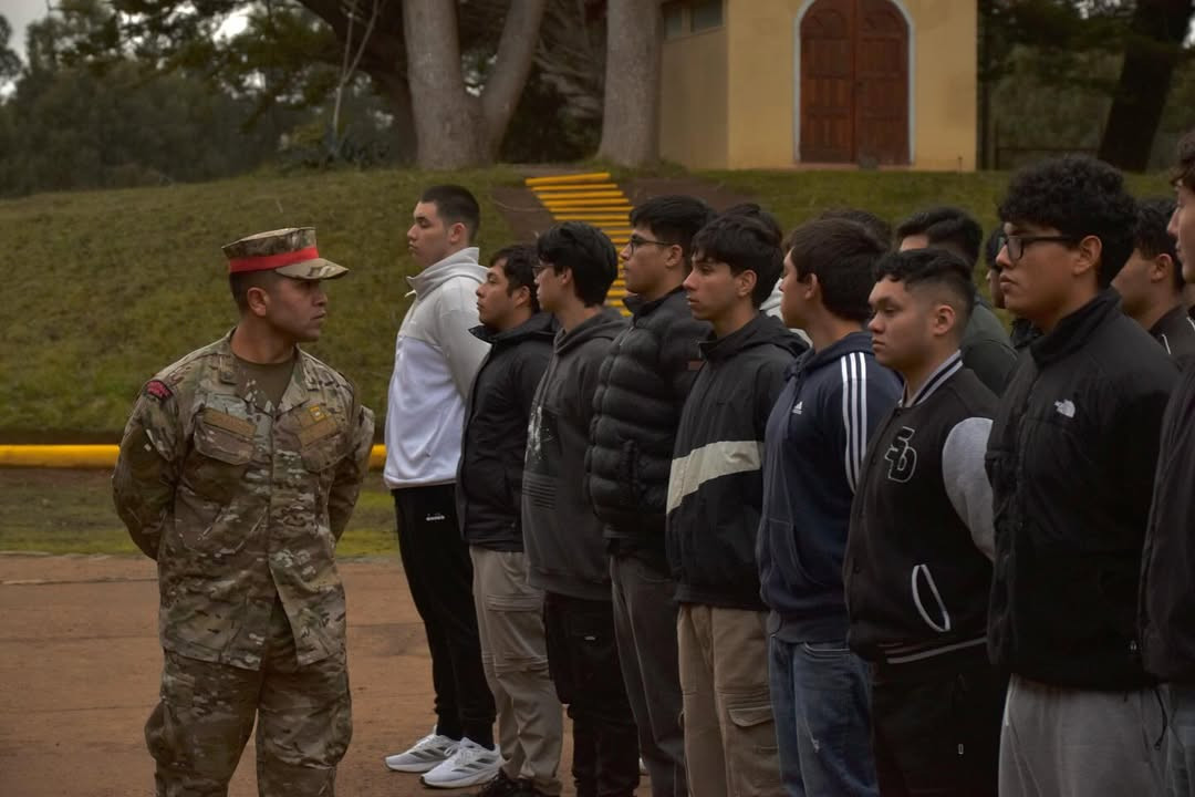 Proceso de acuartelamiento de los nuevos reclutas en el Fuerte IM O´Higgins de Talcahuano Firma Cenbim Armada de Chile