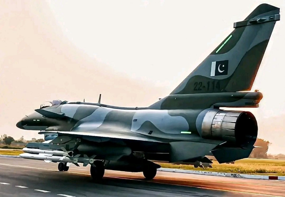 J 10CE, Foto PAF