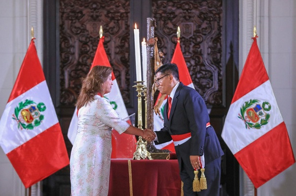 Boluarte tomajuramento mininterCarlosMalaver 13may2025 MininterPeru