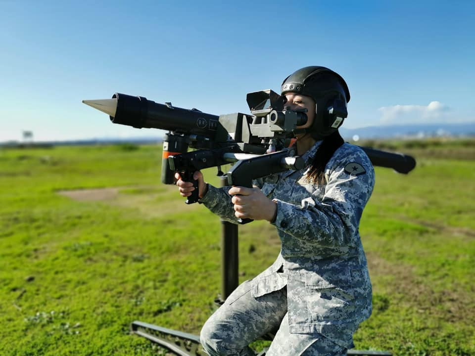 Puesto de tiro de misil antiau00e9reo Mistral de MBDA Firma FACh