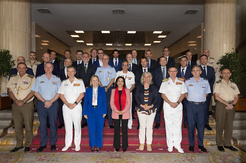Reunion Robles e industria de defensa