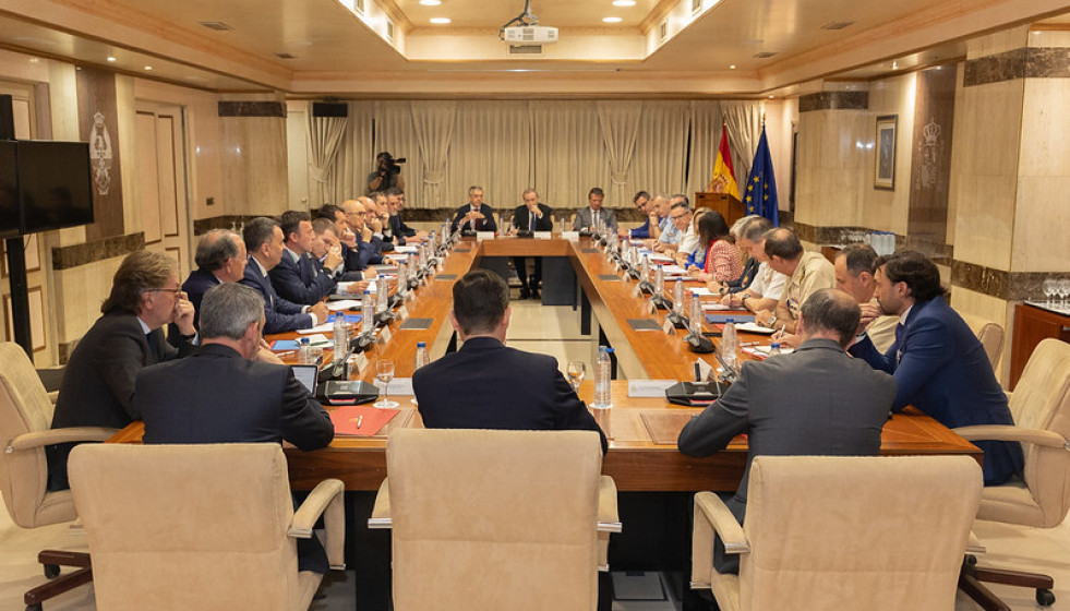 Reunión entre el Ministerio de Defensa y la industria