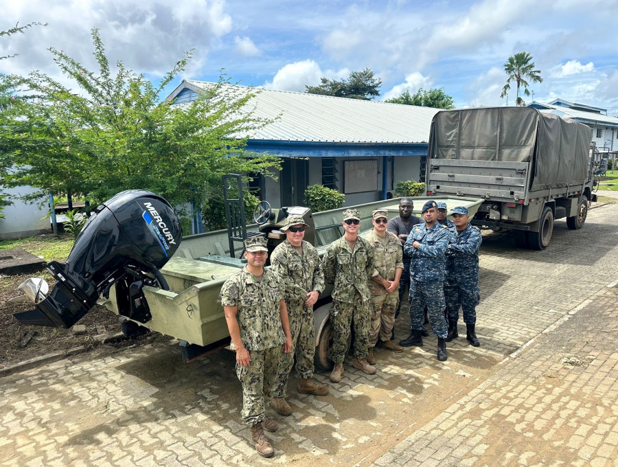 Suriname Marina Mercury SeaPro donacion U.S.EmbassySuriname