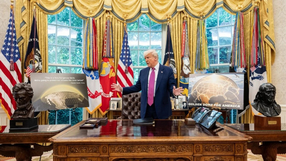 Donald Trump durante la presentación del programa de escudo antimisiles Golden Dome en el Despacho Oval. White House