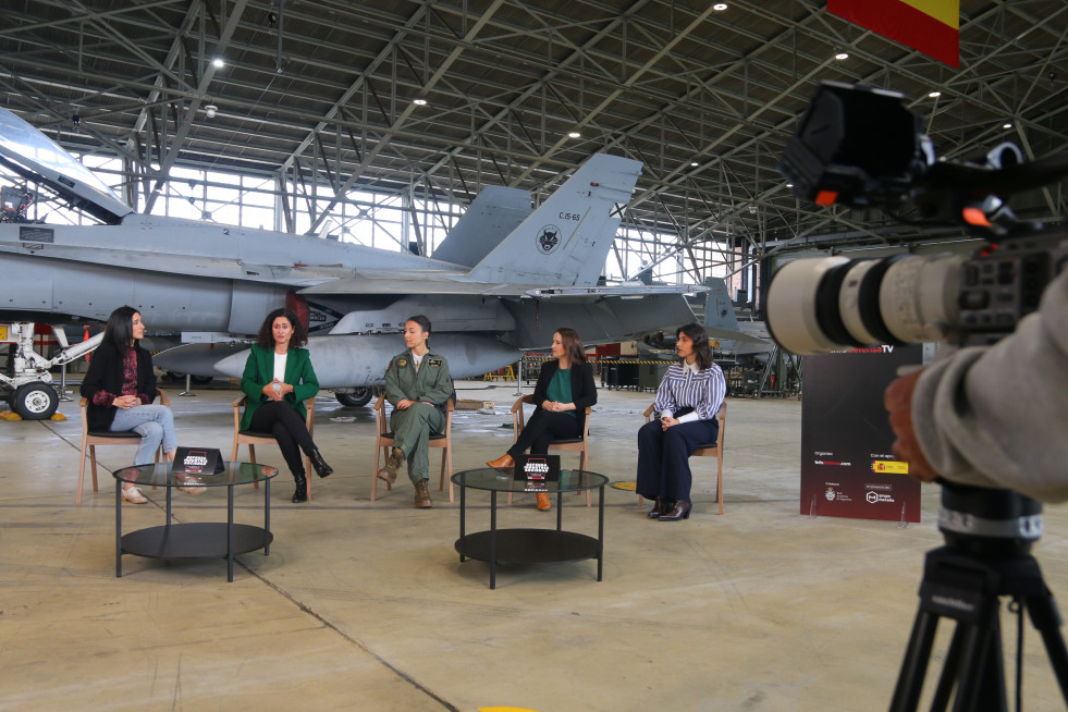2025 04 22 Base Aerea Torrejon F 18 Piloto filmacion (gines soriano forte infodefensa) (31)