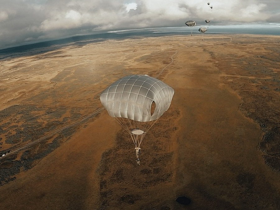 Salto en paracaídas en la Región de Magallanes Firma Escuela de Paracaidistas y Fuerzas Especiales del Ejército de Chile 002