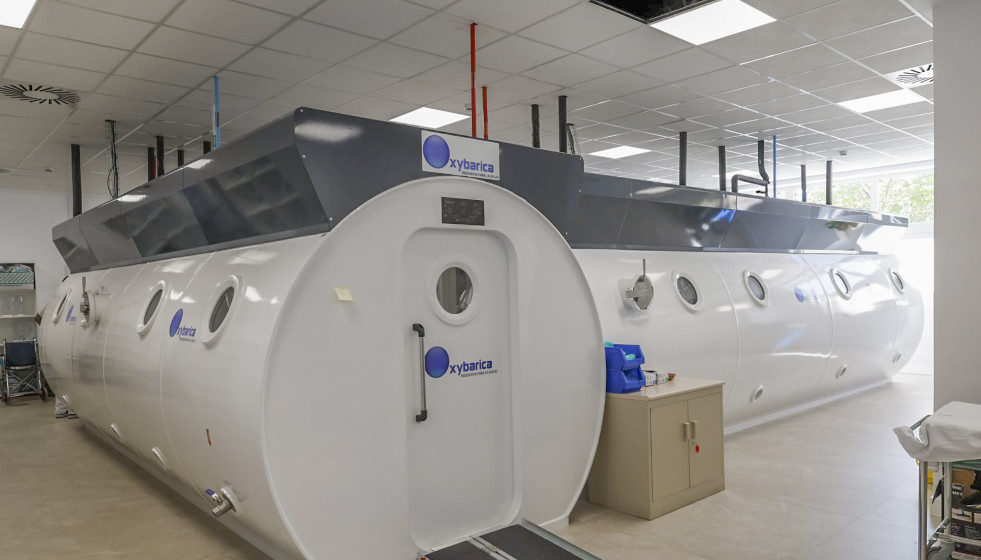 Cámara hiperbárica hospital militar Gómez Ulla