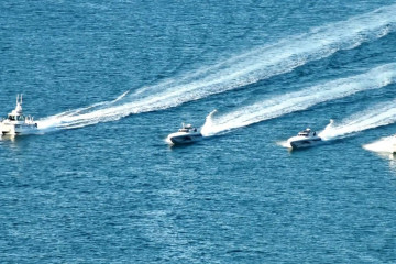 Embarcaciones durante el ensayo británico de inteligencia arfificial de uso militar realizado en el puerto de Portland. Foto. Ministerio de Defensa de Reino Unido