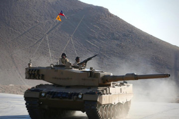 Leopard 2A4 del Grupo de Tanques N°9 Vencedores Firma Ministerio de Defensa Nacional de Chile