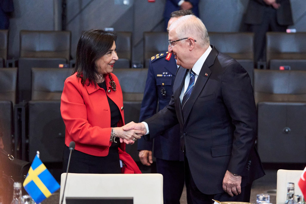 Margarita Robles durante la reunión en Bruselas de ministros de Defensa de la OTAN