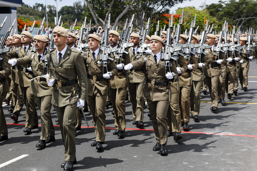 Más de 3.200 efectivos han participado en el desfile del Día de las Fuerzas Armadas (15)