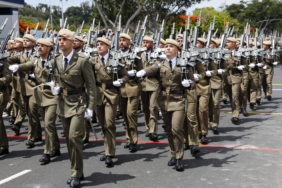 Más de 3.200 efectivos han participado en el desfile del Día de las Fuerzas Armadas (15)