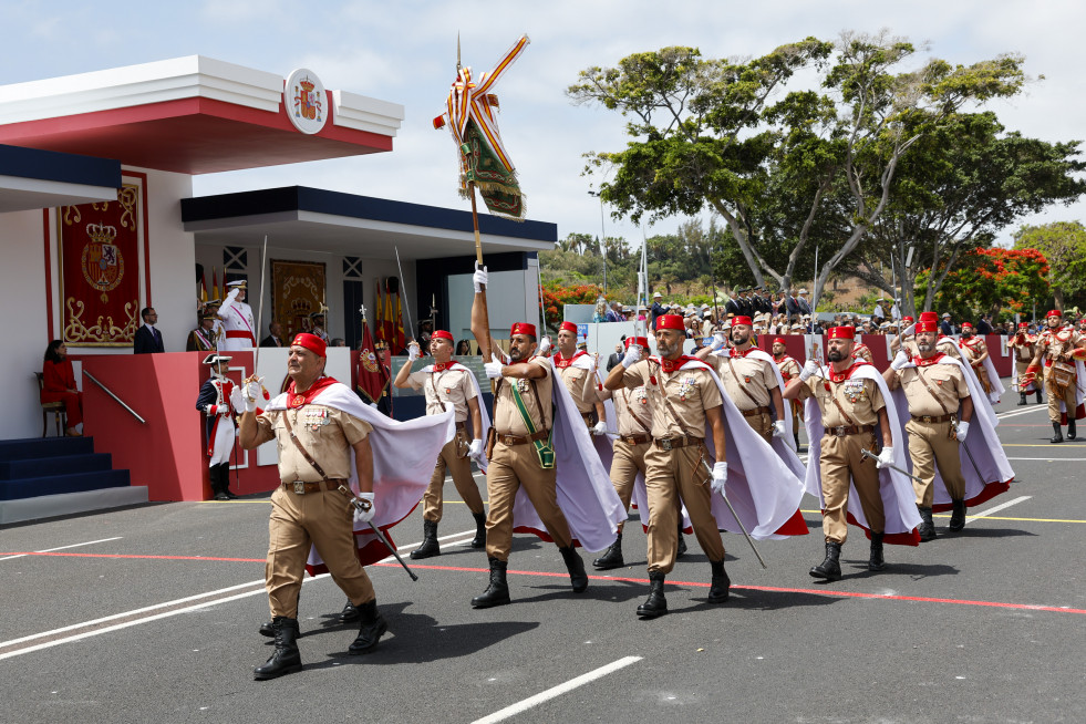 Los Regulares también han participado en el desfile del Día de las Fuerzas Armadas