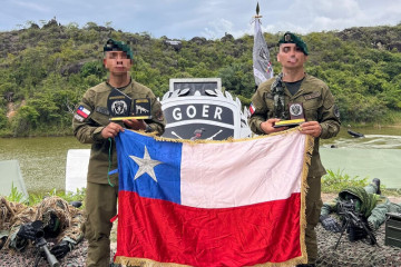 Integrantes del GOPE graduados del 4º Curso Internacional de Operaciones Especiales para la Protección Ambiental de la Policía Nacional de Colombia Firma Carabineros Internacional