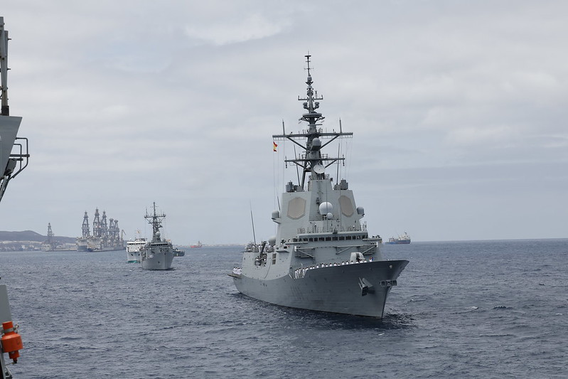 Buques de la revista naval en Canarias