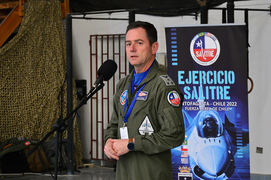 General de aviación Leonardo Romanini en el ejercicio Salitre 2022 Firma FACh