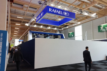 Stand de la empresa israelí Rafael con paneles que impiden ver su interior en Paris Air Show. Foto. Benjamín Carrasco   Infodefensa