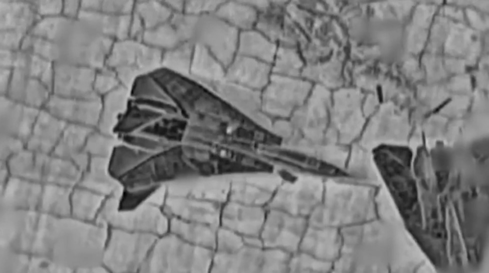 F 14 Tomcat bombardeado en un aeropuerto de Irán por la Fuerza Aérea israelí