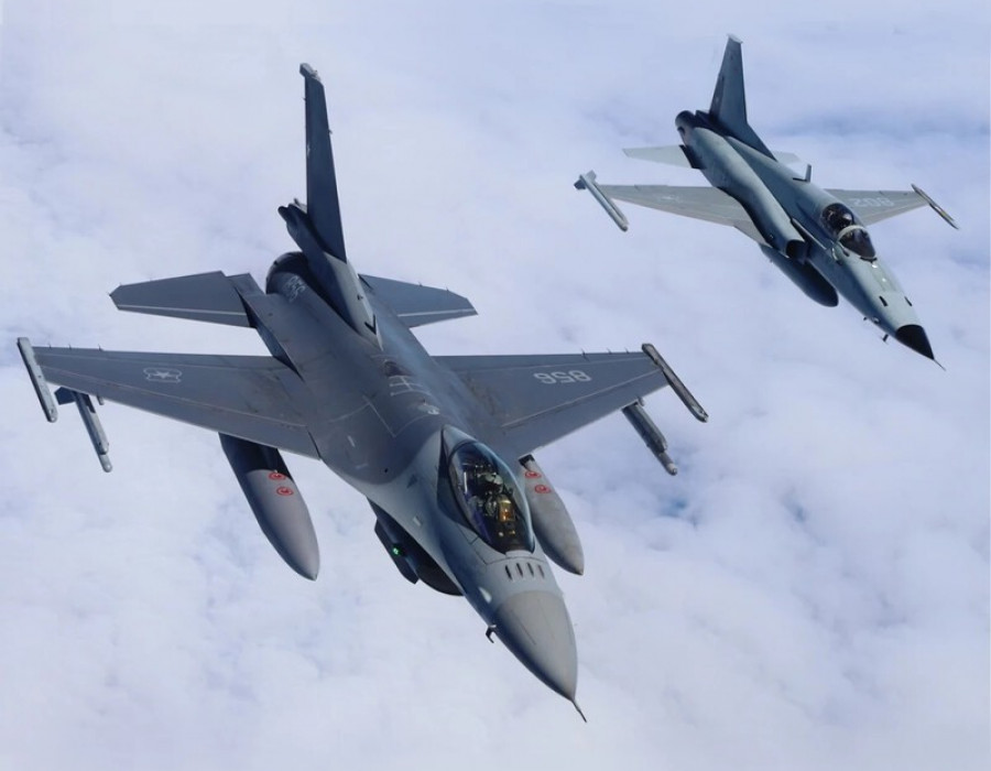 Aviones de combate Lockheed Martin F 16C Block 50 del Grupo de Aviación N°3 y Northrop Grumman F 5E Tigre III del Grupo de Aviación N°12 Firma FACh