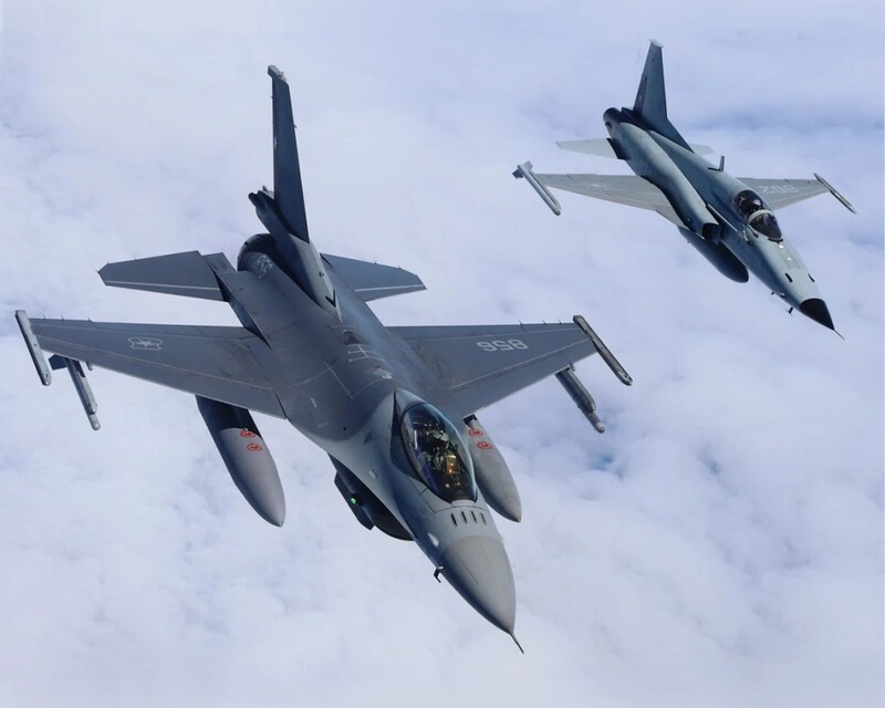 Aviones de combate Lockheed Martin F 16C Block 50 del Grupo de Aviación N°3 y Northrop Grumman F 5E Tigre III del Grupo de Aviación N°12 Firma FACh