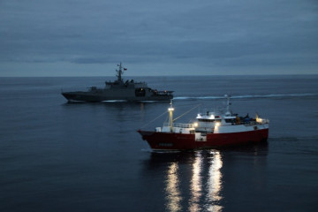 El patrullero oceánico OPV 84 Cabo Odger en la operación de fiscalización pesquera oceánica Firma Armada de Chile