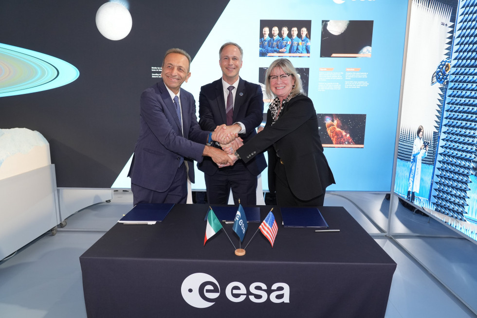 La ESA, Thales Alenia Space y Blue Origin sellan un acuerdo de colaboración para la exploración en la órbita baja terrestre