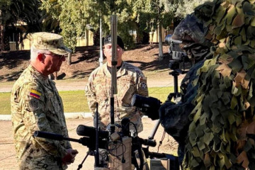 Efectivos de la Brigada de Operaciones Especiales BOE Lautaro presentan su equipamiento al general Luis Emilio Cardozo Firma Ejército de Chile 002