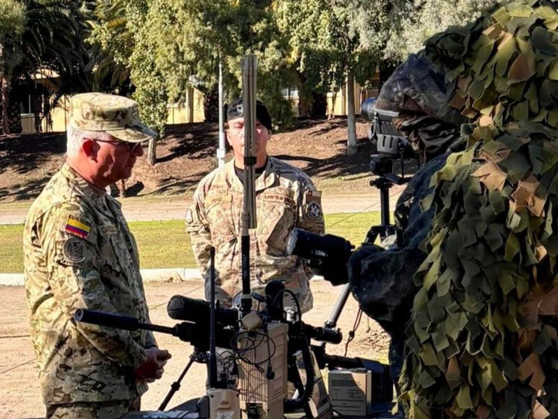 Efectivos de la Brigada de Operaciones Especiales BOE Lautaro presentan su equipamiento al general Luis Emilio Cardozo Firma Ejército de Chile 002