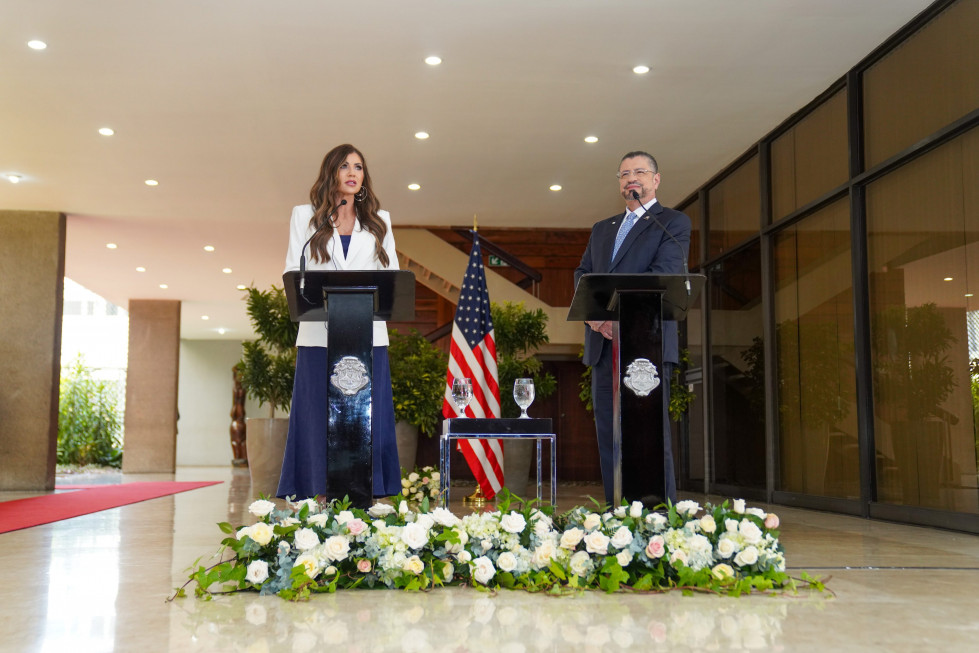 Secretaria de Seguridad Nacional de EE.UU. se reúne con presidente de Costa Rica
