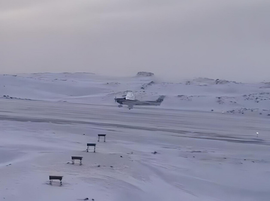 Aterrizaje del avión Cessna 182 en el aeródromo Teniente Marsh en la isla Rey Jorge de la Antártica Firma Redes Sociales 002
