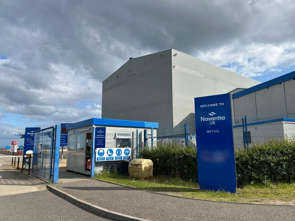 Navantia UK ya luce con su marca en los antiguos astilleros de Harland & Wolff