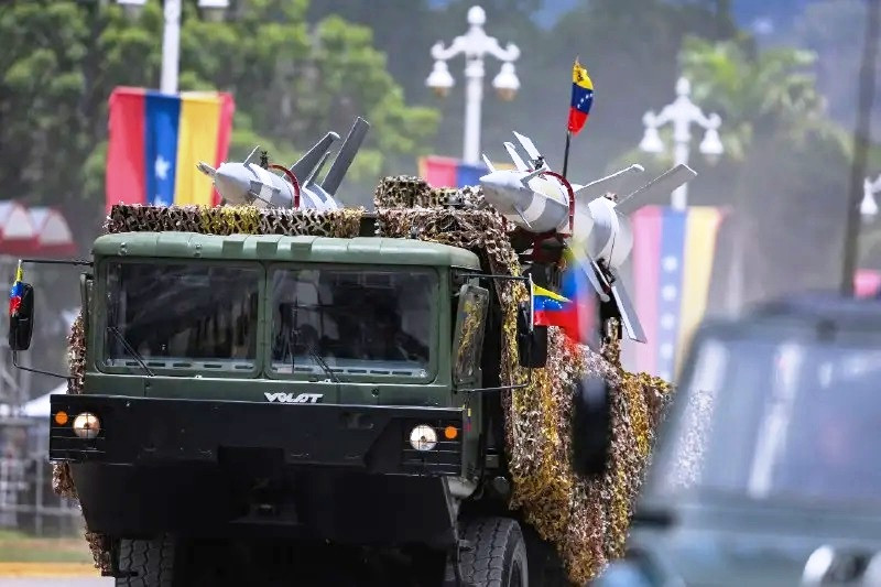 Venezuela DefensaAeroespacial Pechora 2M PrensaPresidencial