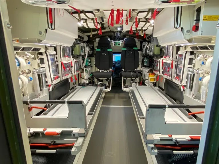 Interior del blindado 6x6 Eagle ambulancia. Foto. GDELS