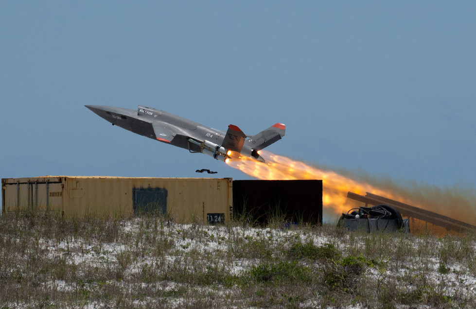 La Fuerza Aérea de EE.UU consigue controlar drones XQ-58A Valkyrie desde cazas F-16C y F-15E
