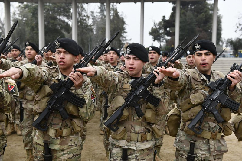 Efectivos de la Brigada de Operaciones Especiales BOE Lautaro realizan el juramento a la bandera en la explanda del Templo Votivo de Maipú Firma Ejército de Chile 002