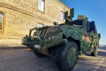 Vamtac ST5 con red mimética Barracuda de Saab
