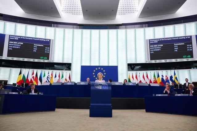 Ursula Von der Layen interviene ante la Comisión Europea