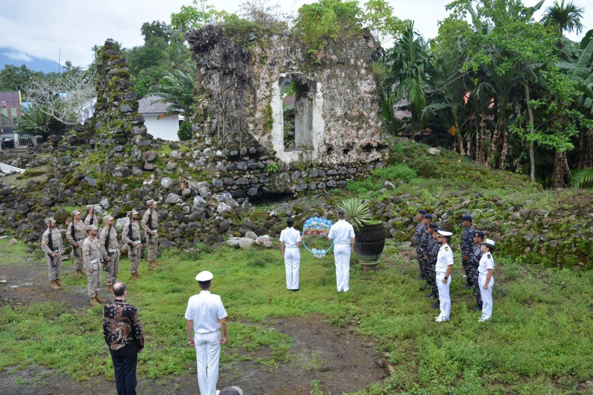 La fragata Mu00e9ndez Nu00fau00f1ez rinde homenaje a la presencia espau00f1ola en las islas Molucas