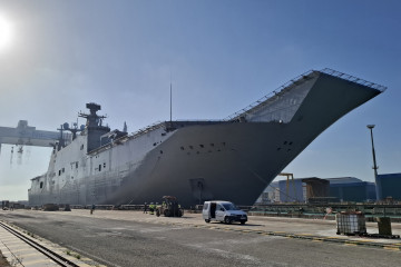 El LHD Juan Carlos I en el astillero de Puerto Real