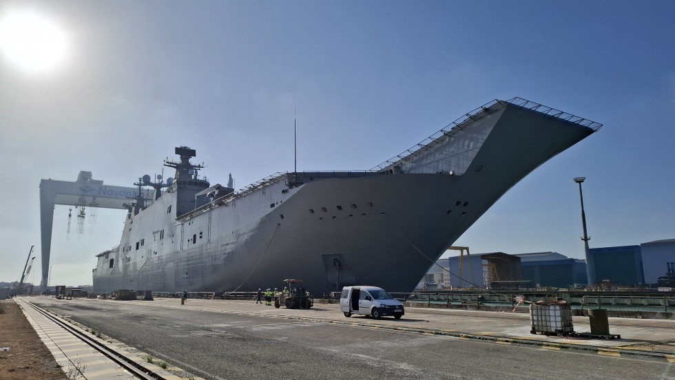 El LHD Juan Carlos I en el astillero de Puerto Real