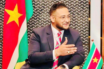 Surinam Ministerio de Defensa Ministro Uraiqit Ramsaran Facebook