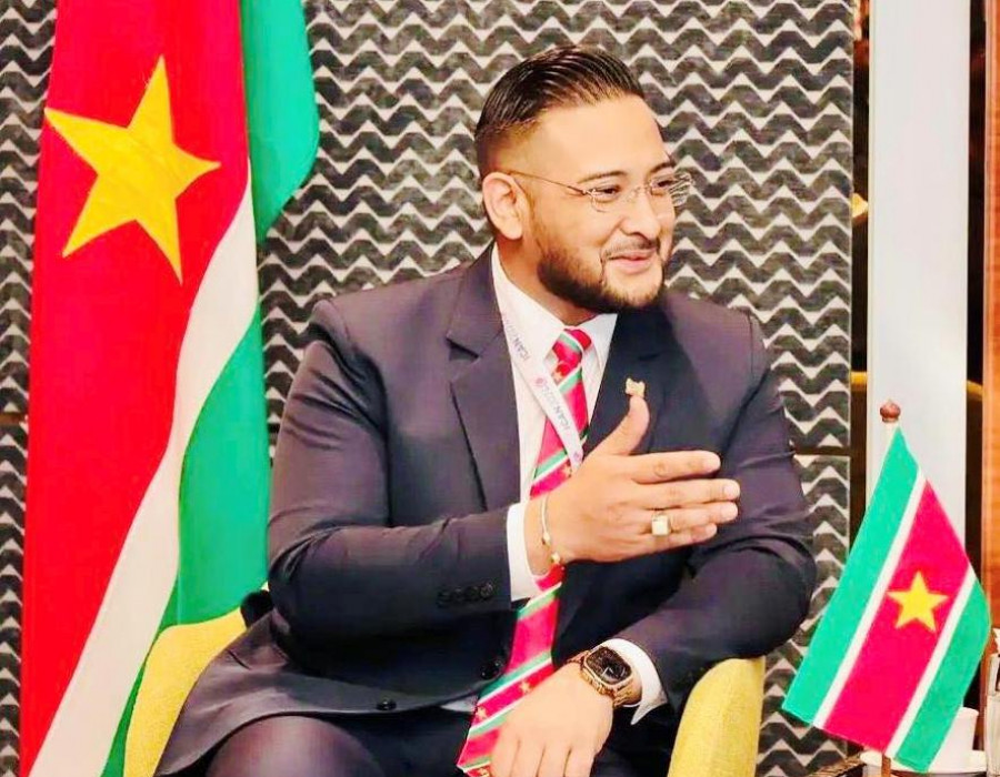Surinam Ministerio de Defensa Ministro Uraiqit Ramsaran Facebook
