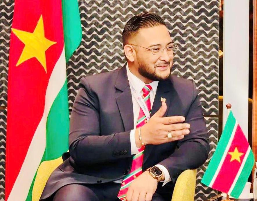 Surinam Ministerio de Defensa Ministro Uraiqit Ramsaran Facebook
