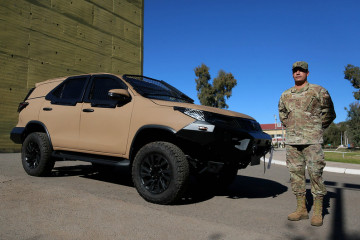 El Ejército de Chile presenta sus nuevos SUV blindados Copper 2.8 TDI 4x4 Firma Ministerio de Defensa Nacional de Chile 001
