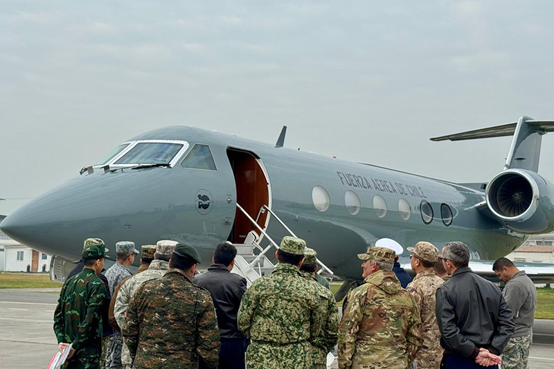 Presentaciu00f3n de capacidades polivalentes y material de vuelo de la II Brigada Au00e9rea Firma FACh 004