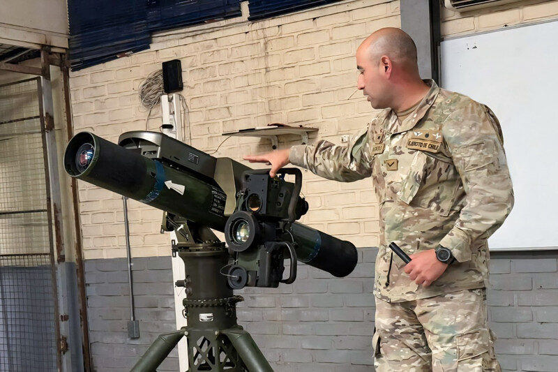 Instructor de sistema antiblindaje de misiles Spike en la capacitación técnica a soldados conscriptos Firma Brigada Motorizada N°4 Rancagua 002