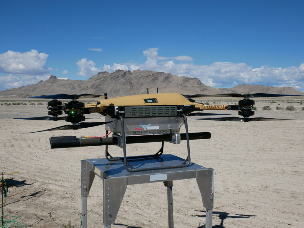 BAE Systems ensaya por primera vez el lanzamiento de municiones de precisión desde multirrotores Survice TRV-150