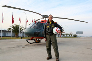 Teniente 2° Catalina Galleguillos Firma Ministerio de Defensa Nacional de Chile