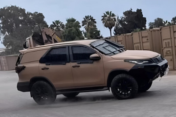 Entrega de vehículos de campaña blindados livianos Copper 2.8 TDI 4x4 en el Regimiento Logístico N°6 Pisagua de Arica Firma VI División del Ejército de Chile